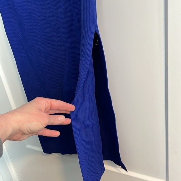 Wilfred/Aritzia Ribbed Halter Dress With Side Slit - Picture 5 of 8